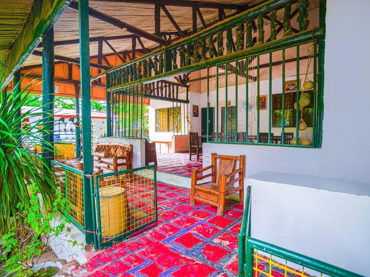 Oyo 875 Madhavi Beach Resort Balibago Bagian luar foto