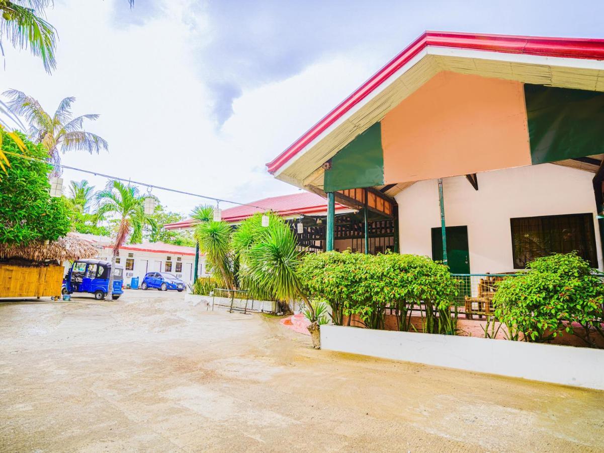 Oyo 875 Madhavi Beach Resort Balibago Bagian luar foto