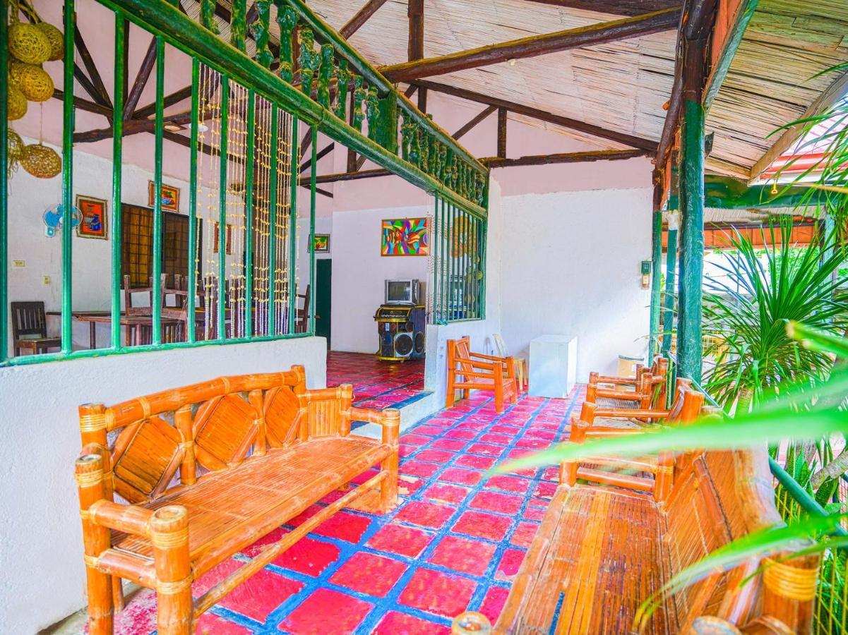 Oyo 875 Madhavi Beach Resort Balibago Bagian luar foto