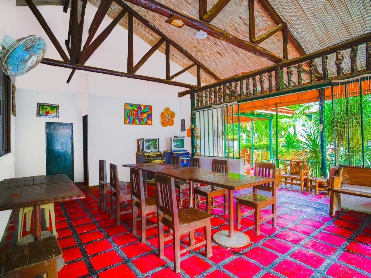 Oyo 875 Madhavi Beach Resort Balibago Bagian luar foto