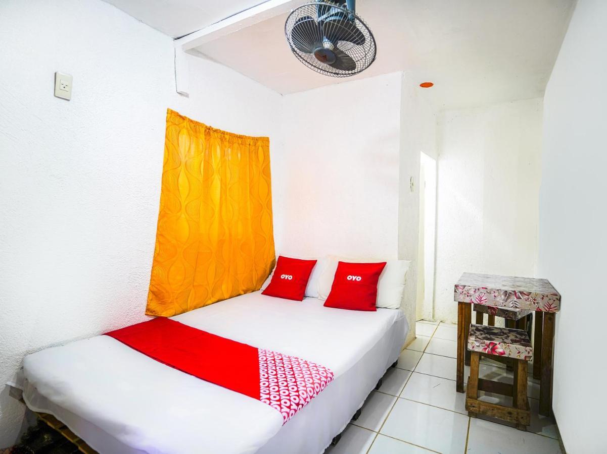 Oyo 875 Madhavi Beach Resort Balibago Bagian luar foto